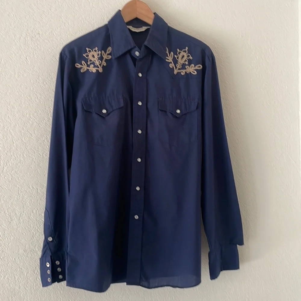 Chemise by Kennington embroidered rodeo button down - Picture 1 of 8